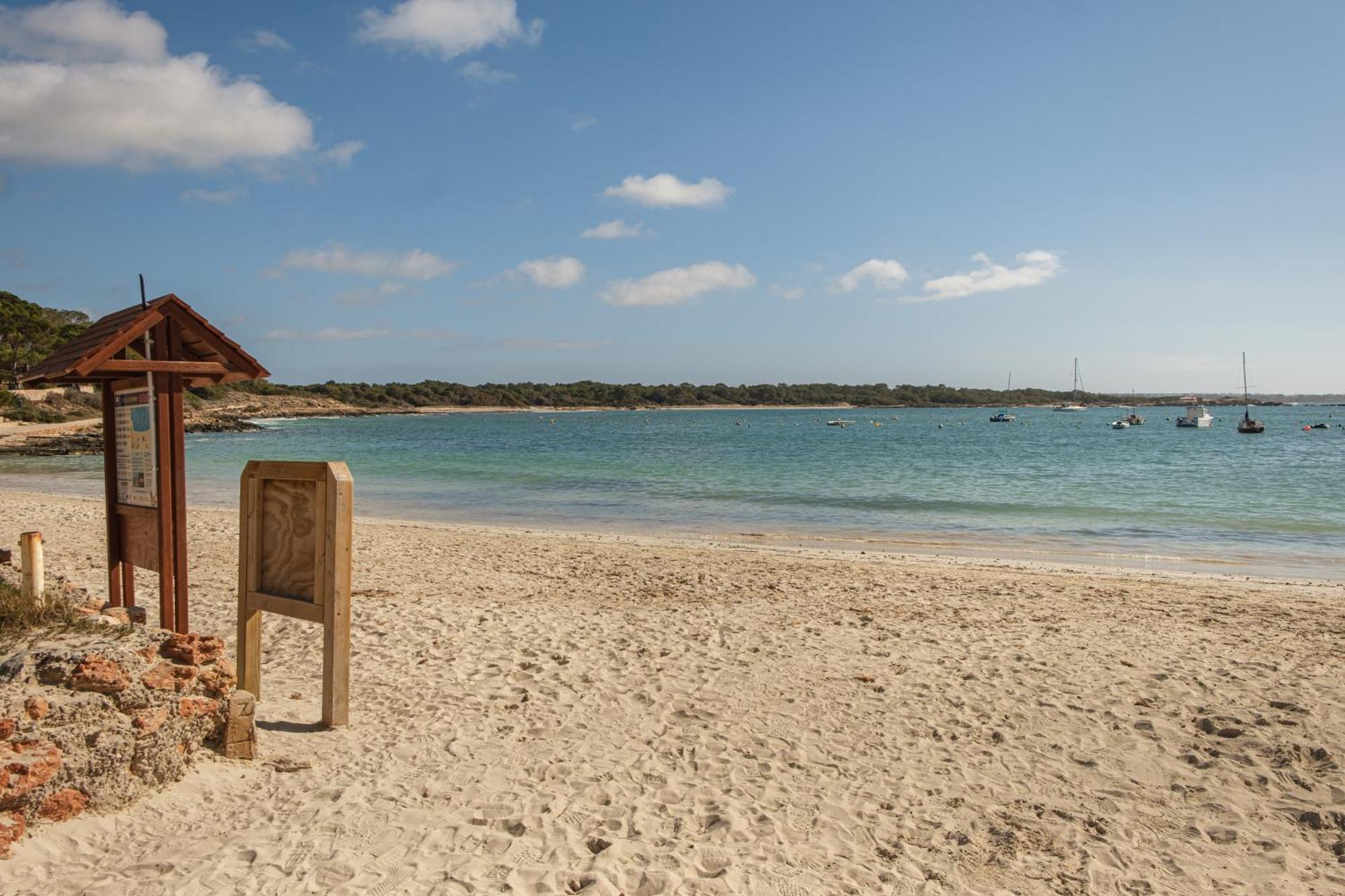 Alma Libre Beach Apartment Colonia de Sant Jordi Екстериор снимка
